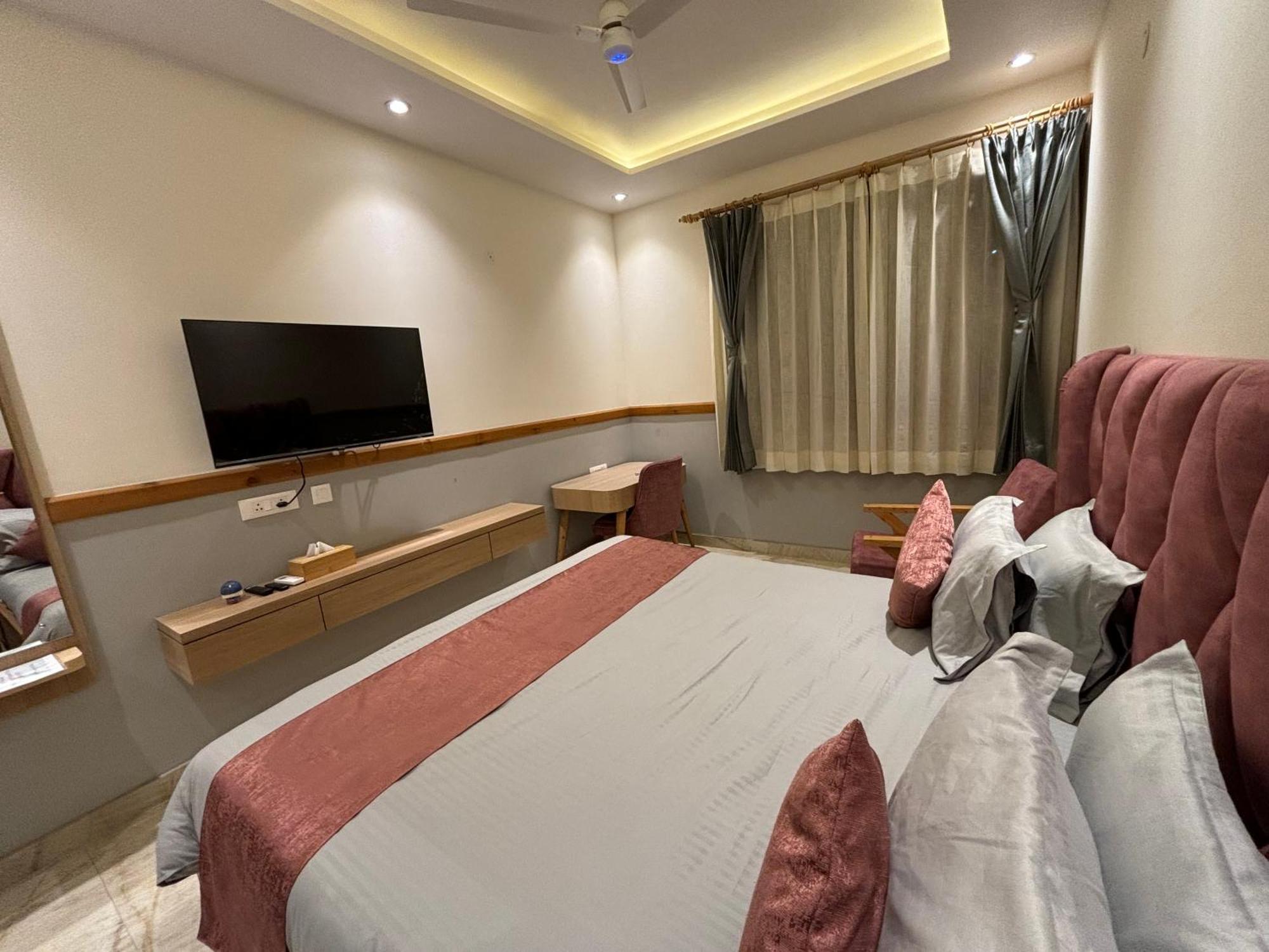 The Cocoon Bed and Breakfast Dehradun Buitenkant foto
